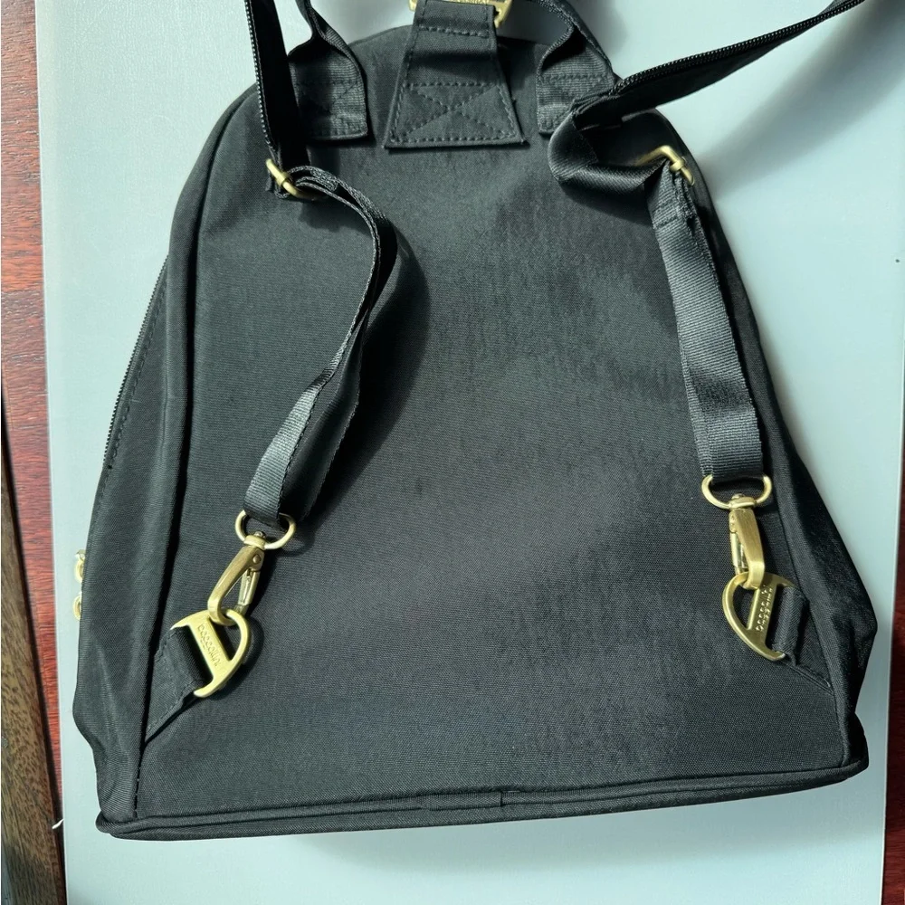 Baggallini Naples Convertible Backpack - Picture 3 of 12